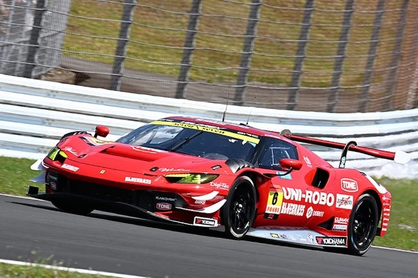 横浜ゴムのADVANタイヤ装着車、SUPER GT第2戦GT300で初優勝