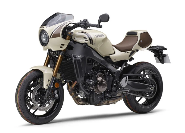 ヤマハ『XSR900』のネオレトロ感をさらにアップ！限定新色「アイボリー」用カウルが発売