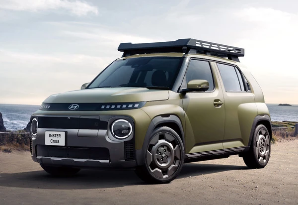 5ナンバーサイズのEV『インスター』にアウトドア調の「クロス」登場！ 372.9万円から