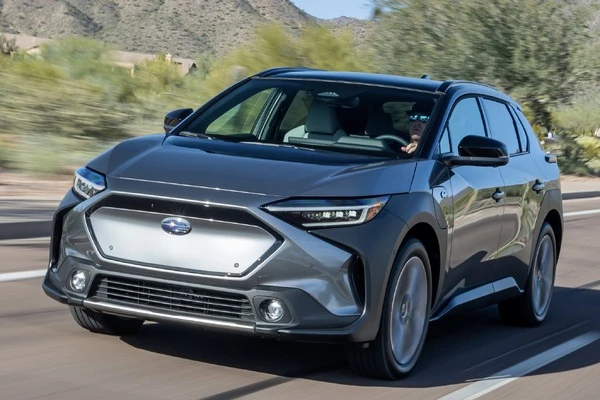 スバル米国販売0.2％減、EV『ソルテラ』は2割増の躍進…2025年上半期