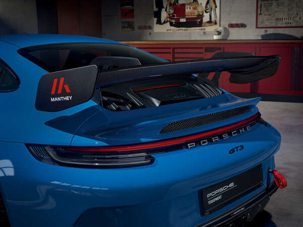 ポルシェ『718ケイマンGT4』『911 GT3』対応の「マンタイパフォーマンスキット」発売、体感プログラムも