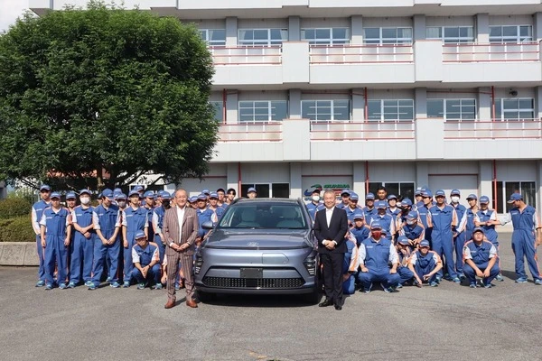 ヒョンデ、EV『コナ』を群馬自動車大学校に寄贈…次世代整備士育成を支援