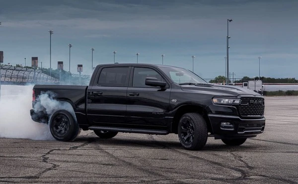 ステランティス世界販売は130万台、北米が35%増と好調…2025年第3四半期