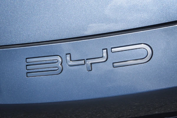 中国BYD、日本市場に低価格の軽EVを投入へ［新聞ウォッチ］