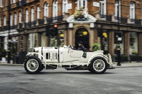 1929年の栄光を再現、ベントレーが「ル・マン・クラシック」に挑む