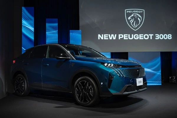 プジョー『3008』新型、内外装を一新！ 槍ヶ岳にインスパイアされたデザインも［詳細画像］