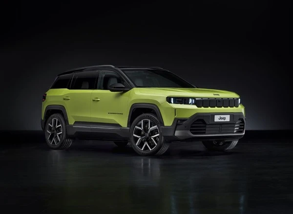 ジープ『コンパス』新型に「ファーストエディション」、全車電動化…今夏英国受注開始へ