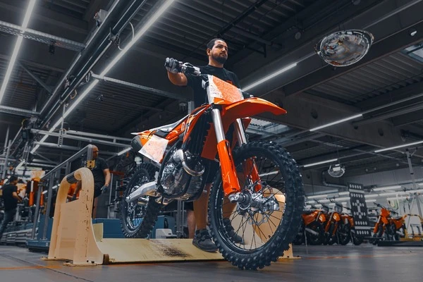 KTM、オーストリア工場での生産を再開…まずはオフロードモデルから