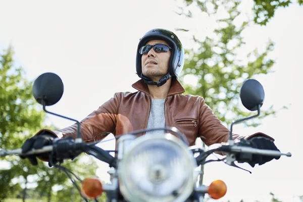 日本の二輪ライダー80％がナビアプリ利用　HERE調査