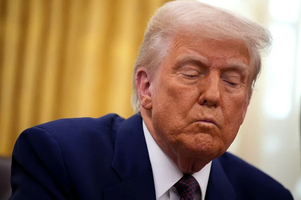 トランプ米大統領、相互関税発動後わずか13時間で「90日間一時停止」宣言［新聞ウォッチ］