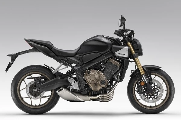 ホンダ『CB650R』や白バイ用『NT1100P』など9車種2000台リコール…オイル漏れのおそれ