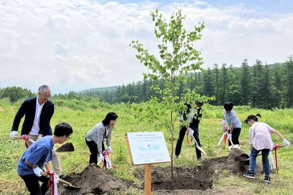 美瑛町と日産、ゼロカーボン推進「ブルー・プロジェクト」始動