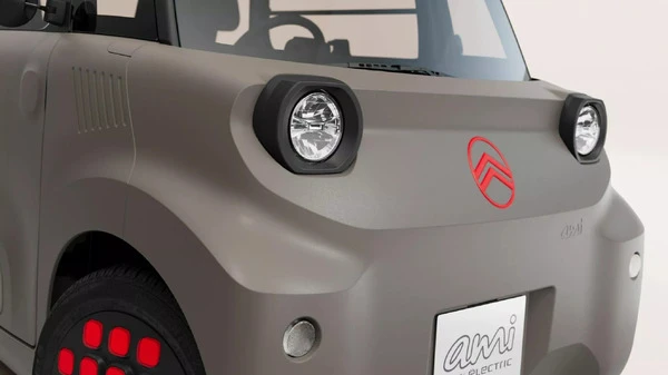 シトロエンの超小型EV『アミ』がマイチェン、表情豊かな新デザインに