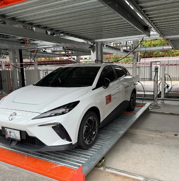 タイ進出のジゴワッツ、機械式駐車場でEV充電サービス開始