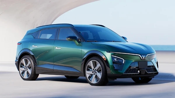 ビンファスト、インドで電動SUV2車種の予約受付開始…8月発売へ