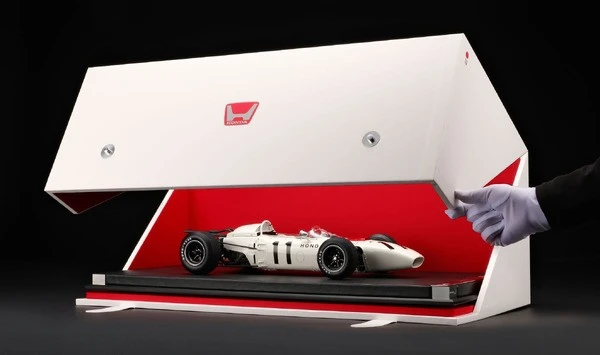 ホンダF1初勝利車「RA272」のスケールモデル発売へ、8分の1サイズは約430万円