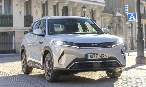 BYDのコンパクトEV『ATTO 2』、英価格は約610万円から