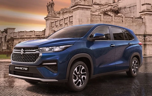 スズキの新型ハイブリッドSUV『インビクト』、インド安全性評価で最高の5つ星獲得