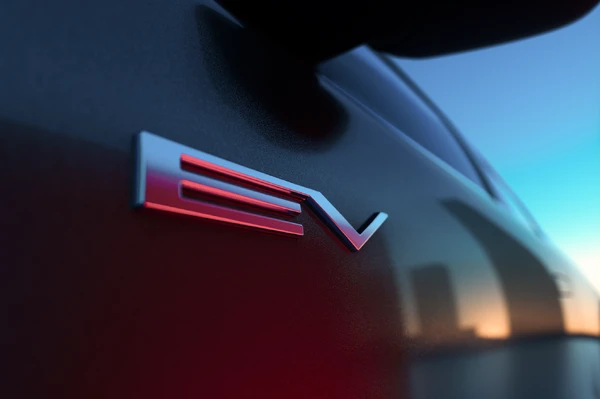 三菱『エクリプスクロス』次期型、初のEVを欧州投入へ