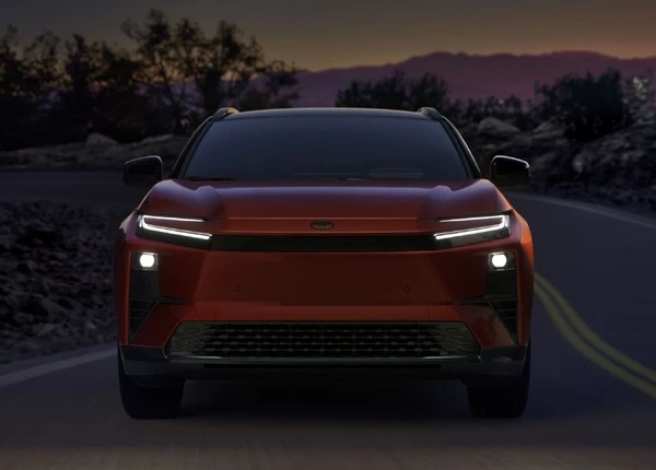 「日本でも売るんですかね…？」トヨタの新型『C-HR BEV』北米投入へ、SNSでは「めっちゃ魅力的」の声
