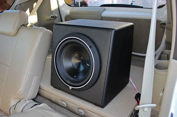 「サブウーファー」を導入すると音楽がもっと楽しくなる！ のはなぜ？［イン・カー・リスニング学…低音強化編］