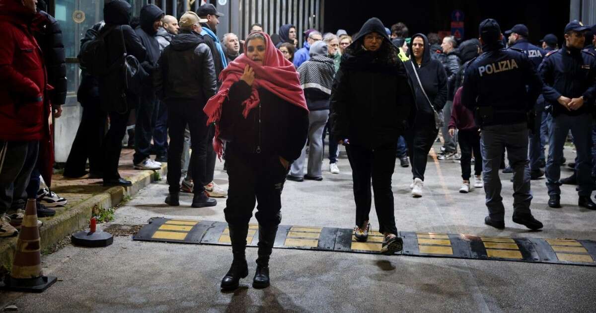 Campi Flegrei: a Bagnoli evacuate per precauzione 67 famiglie. Sopralluoghi negli edifici