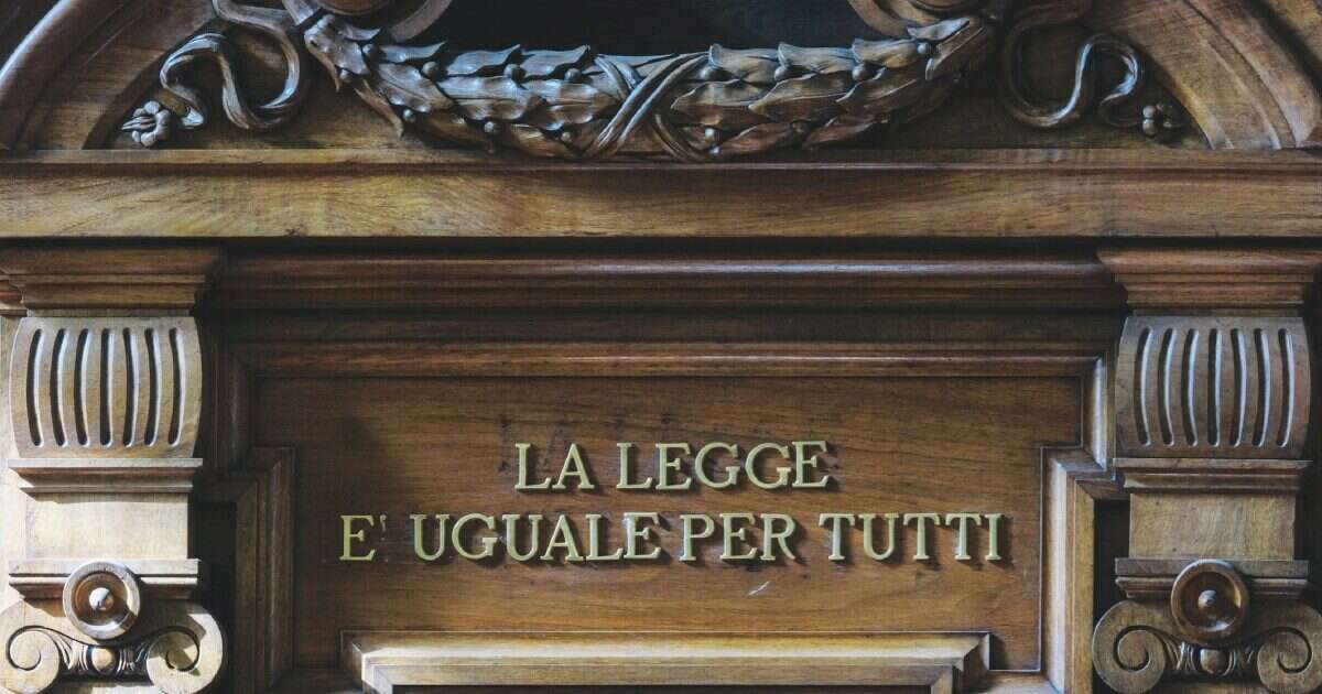 Scrisse articolo su allieva carabiniera suicida e fu perquisito, la Cassazione ha annullato il decreto