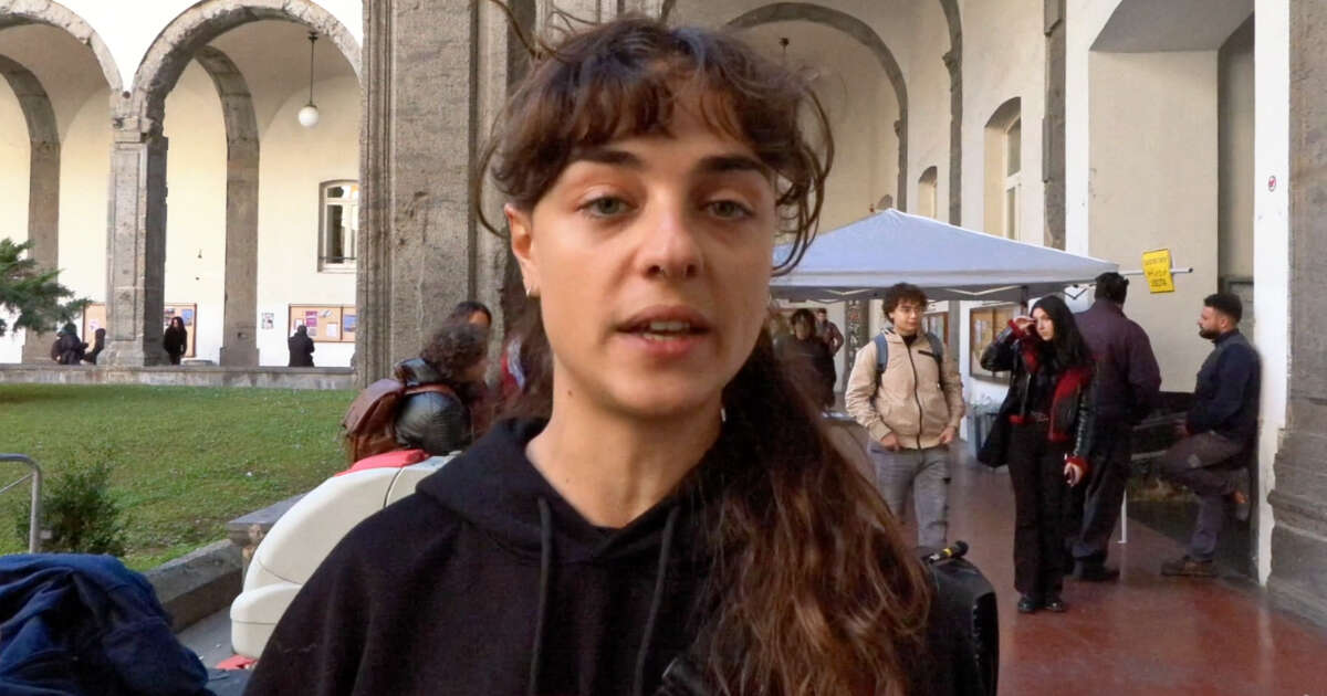 “Stop agli accordi con Israele”, studenti pro Palestina occupano il cortile dell’Università Federico II di Napoli – Video