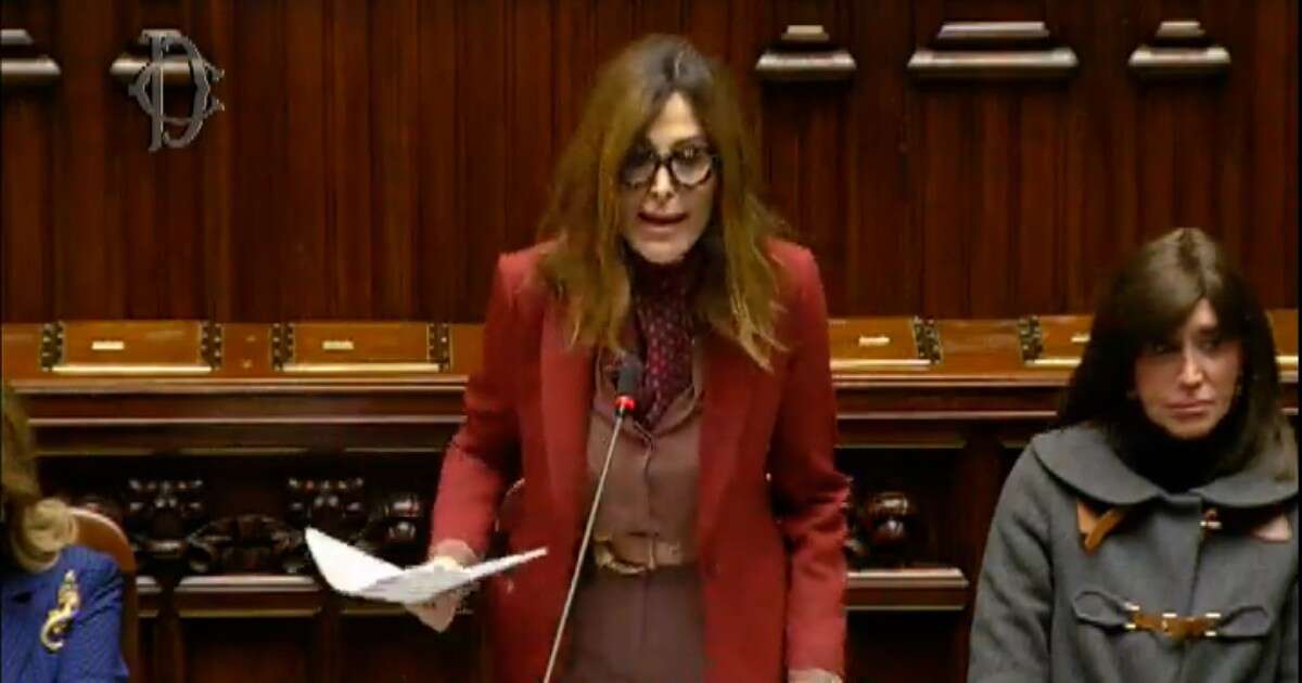 Sfiducia a Santanchè, la difesa della ministra in Aula: “L’ergastolo mediatico è una condanna che rimarrà tutta la vita, da fine pena mai”