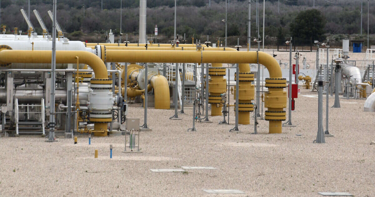 Sale ancora il prezzo del gas che supera i 47 euro/megawattora. Pesano le crescenti tensioni tra Mosca e Kiev