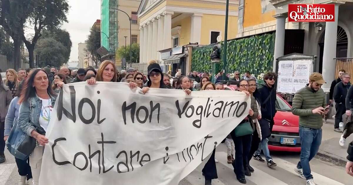 Terremoto Campi flegrei, la protesta nelle strade di Bagnoli: “Chi ha concesso tutte queste licenze? Ora lo Stato ci tiri fuori da qui”