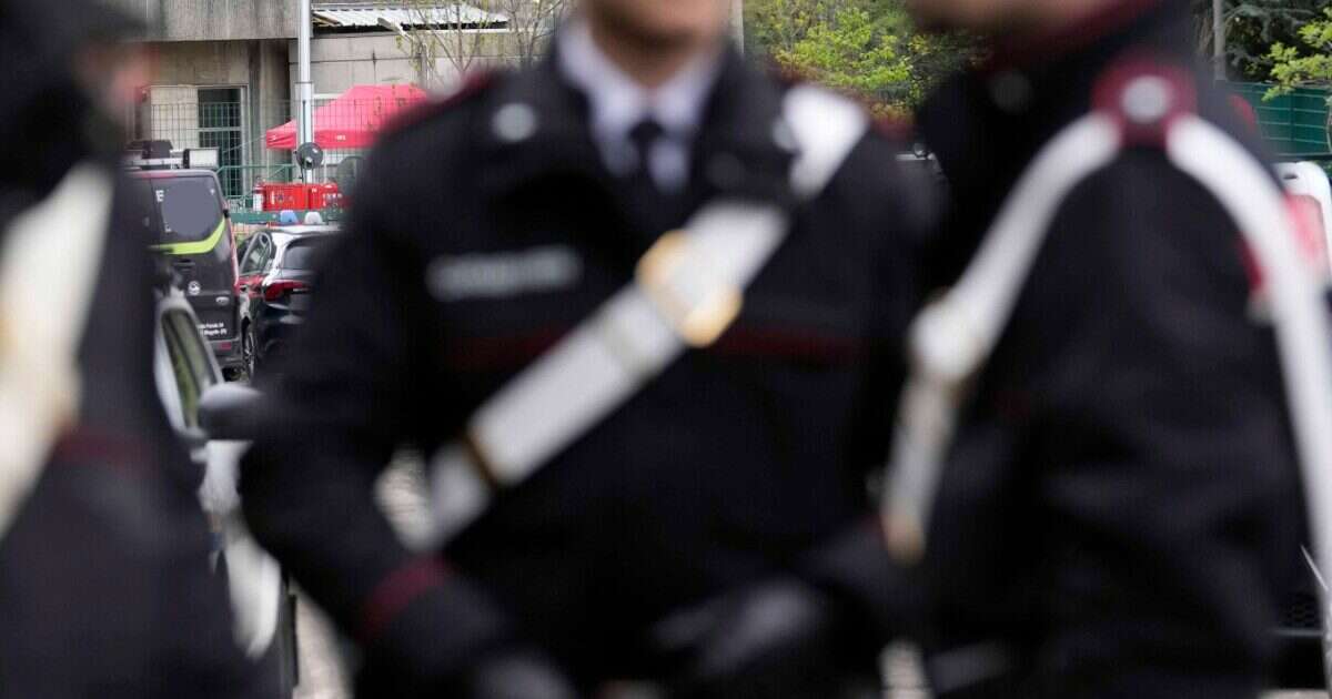 Per punire l’ex partecipano a una spedizione con mazze da baseball e una pistola: arrestate 6 donne