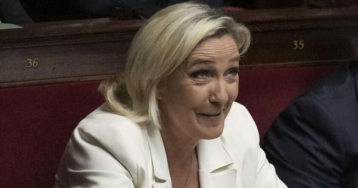 Francia, ultimatum di Le Pen al premier Barnier sulla manovra: “Accolga le richieste o sarà sfiducia”