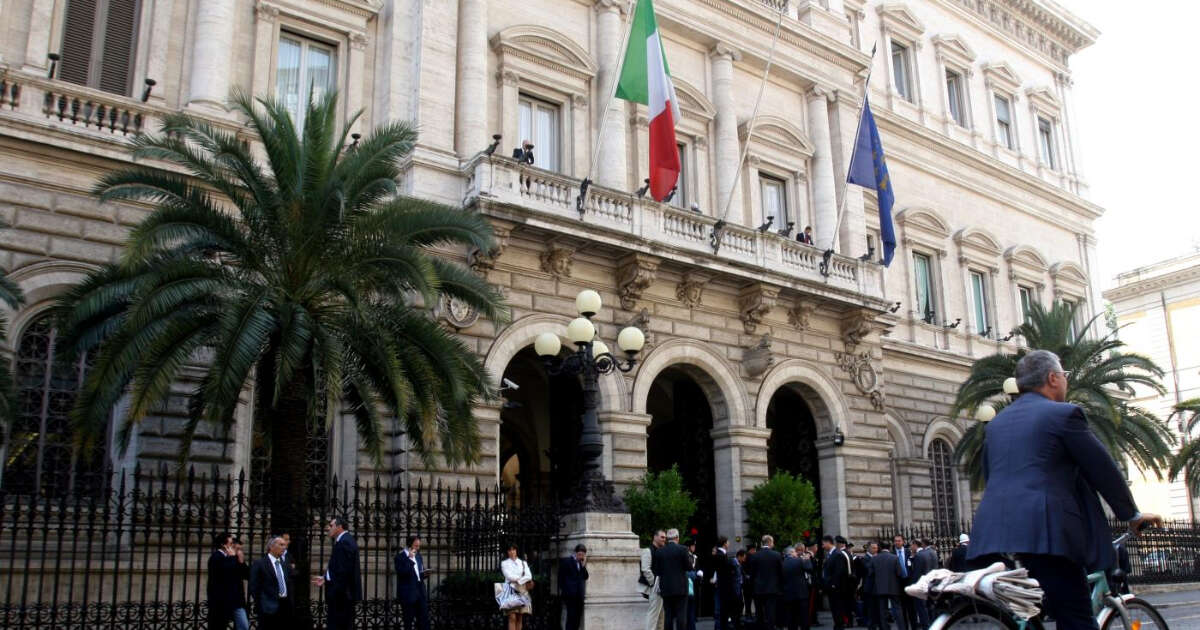 Il debito pubblico italiano supera i 3mila miliardi di euro. Ma ora Banca d’Italia spiega che non è un problema