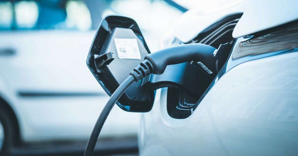 Auto elettriche, Boston Consulting Group: “Per ogni EV venduta a 50 mila dollari i costruttori ne perdono 6.000”