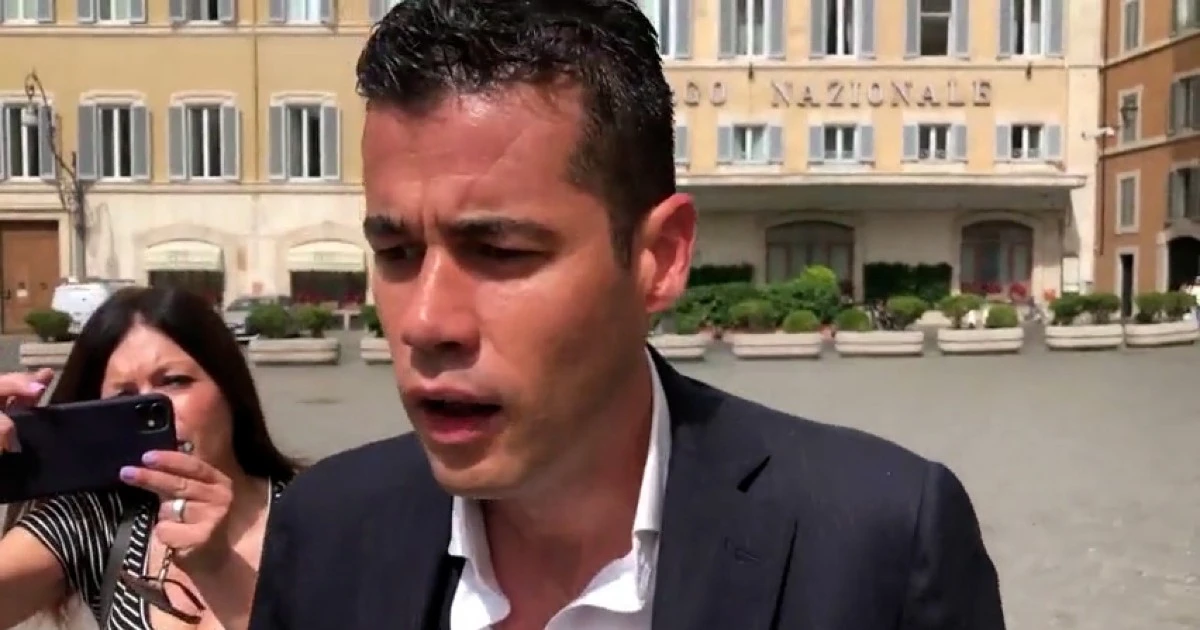 Aggressione alla Camera, Crippa: “È più un gestaccio cantare ‘Bella ciao’ che fare il simbolo della Decima Mas”