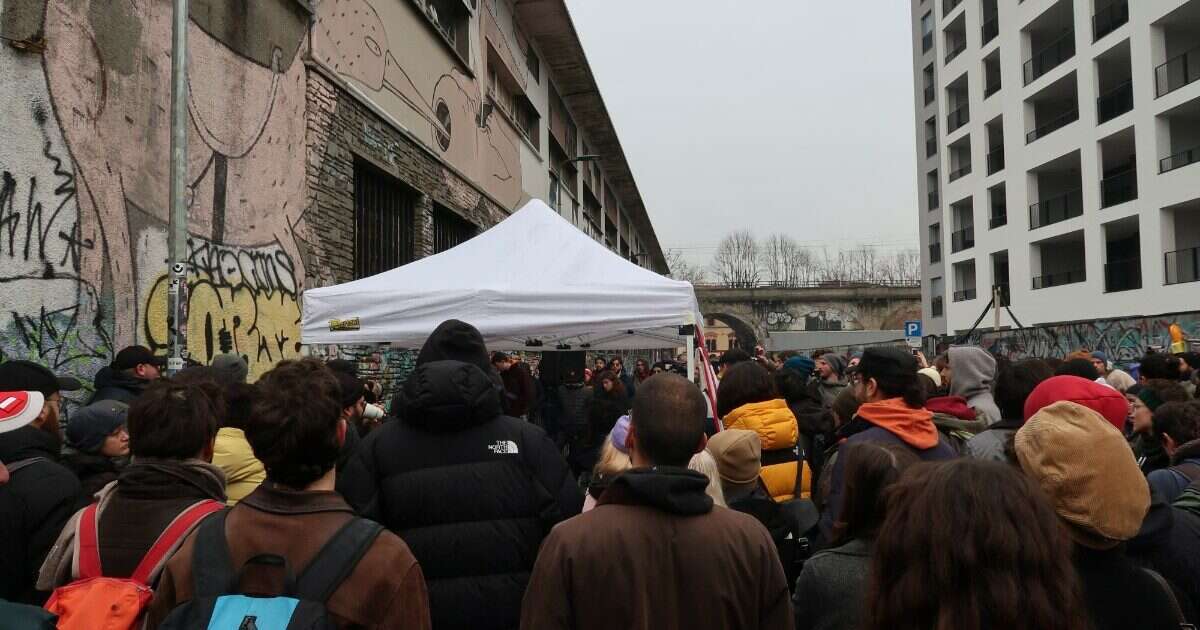 Milano, slitta a fine gennaio lo sgombero del centro sociale Leoncavallo: “Abbiamo qualche mese per cercare una soluzione”