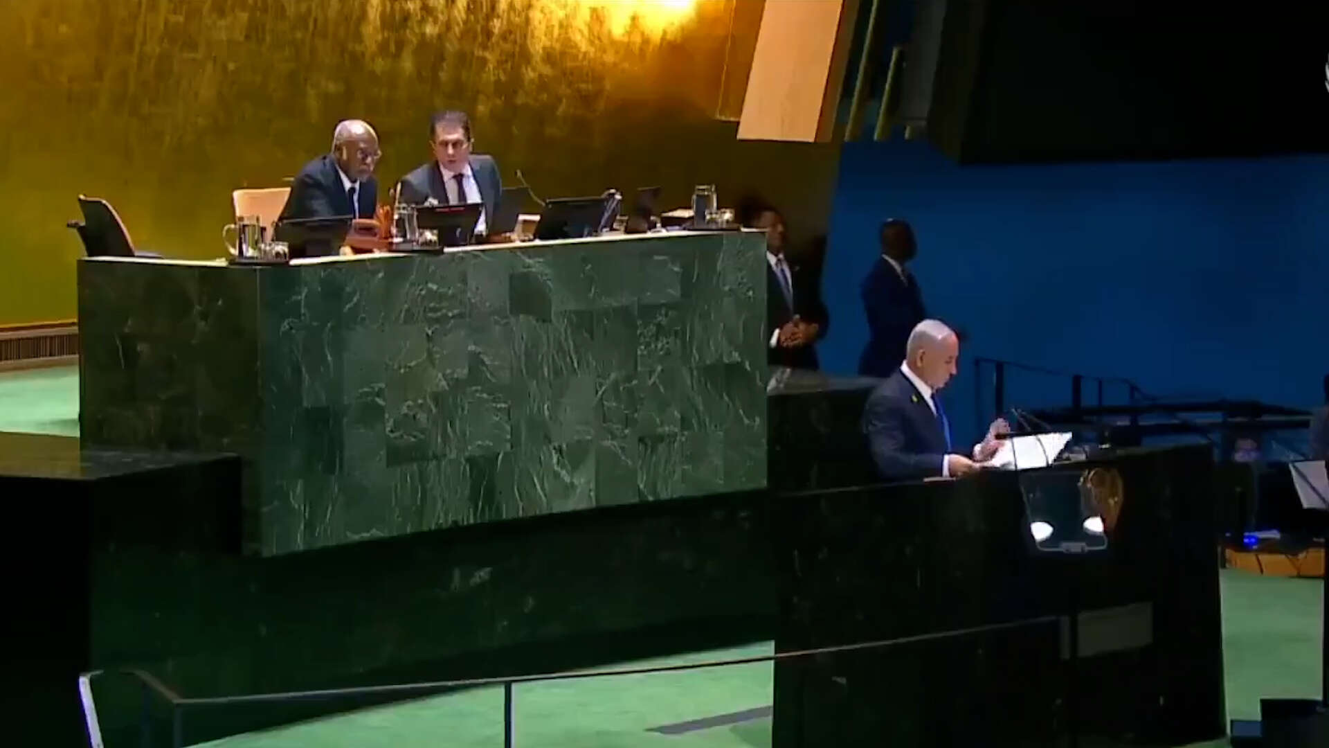 Netanyahu parla all’Onu, alcune delegazioni abbandonano la sala per protesta: le immagini