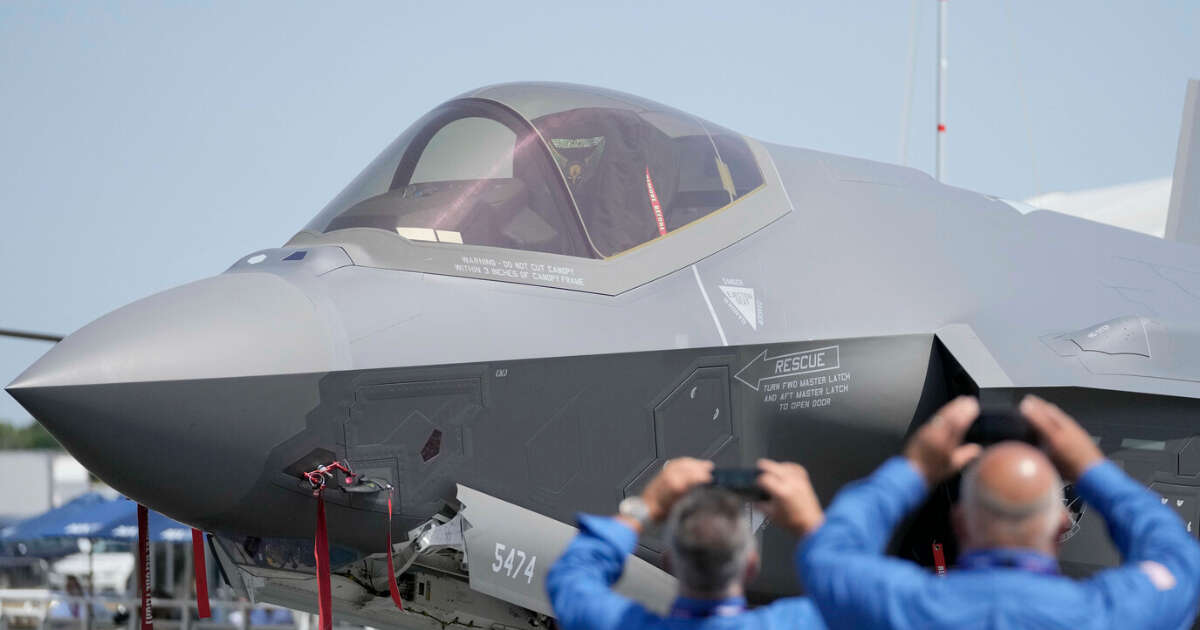 Panico a Berlino, gli Stati Uniti possono spegnerci i caccia F-35 con il “kill switch”