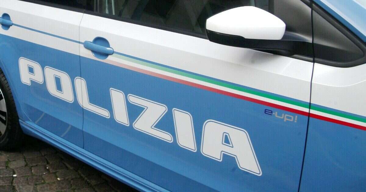 Palermo, cocaina nascosta sotto la pedana della Vespa: arrestato un 23enne