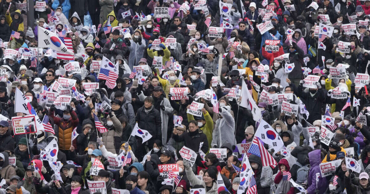 Corea del sud, un altro mandato d’arresto per il presidente Yoon, sotto impeachment: il primo tentativo bloccato dai sostenitori