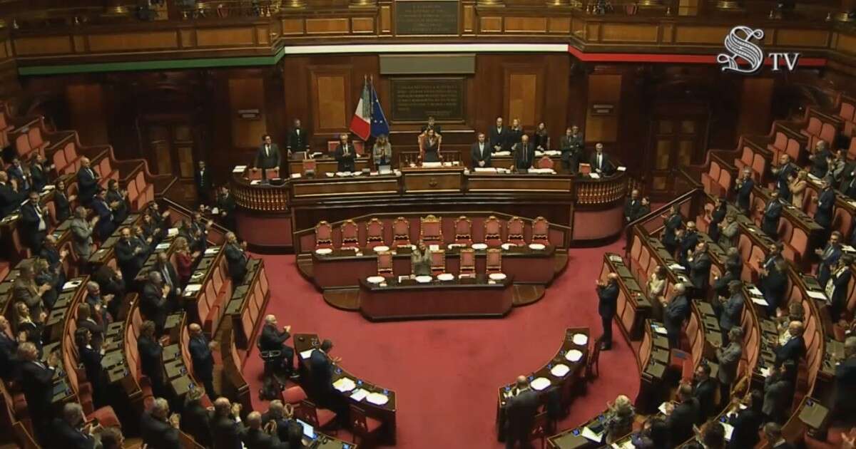 “È stata rilasciata Cecilia Sala”: lungo applauso al Senato dopo l’annuncio di Castellone. Tripodi: “Sorvolerò sulle polemiche contro il governo”