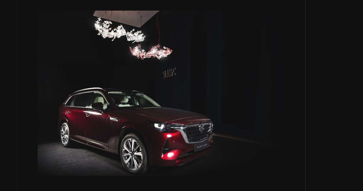 Mazda CX-80 e lampada Hanami, quando l’artigianalità giapponese sposa il made in Italy