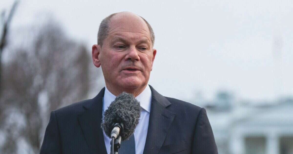 Olaf Scholz: “Intensificare gli sforzi per la pace. Io e Zelensky d’accordo che debba essere coinvolta anche la Russia”