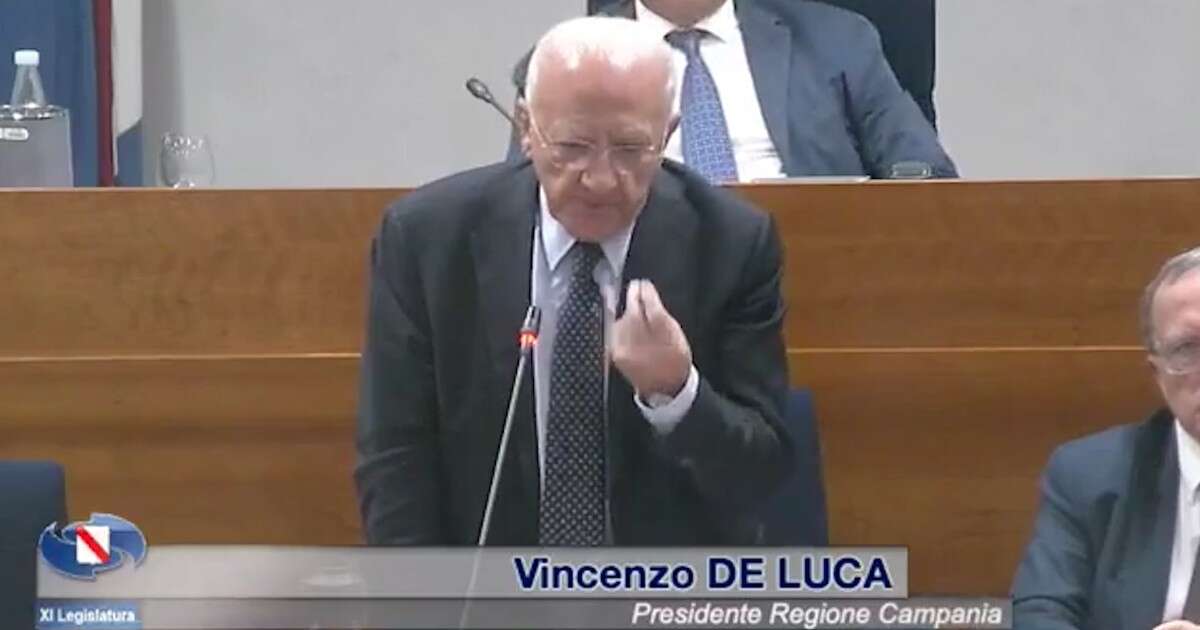 De Luca e l’Autonomia: “Il sud è causa di arretratezza? Falso e inaccettabile”. E si scaglia contro Occhiuto