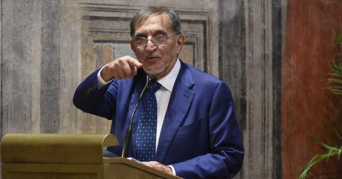 Scontri di Bologna, La Russa: “Sinistra recida cordone ombelicale con certe compagnie”. Pd e Avs: “Lui ha reciso quello con Mussolini?”