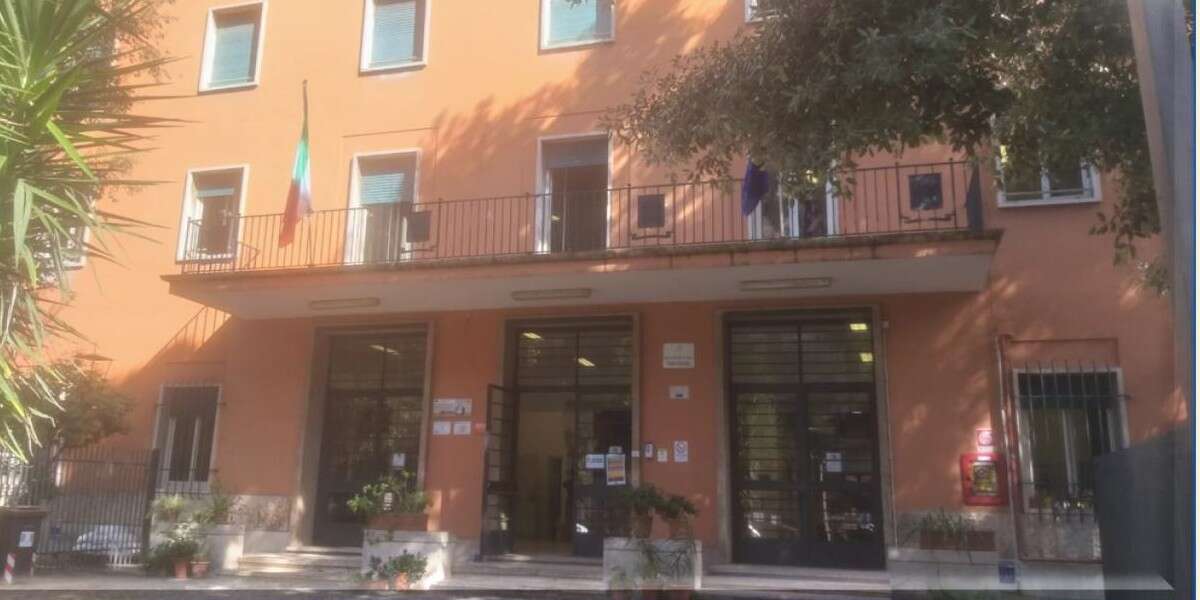 Roma, incendio al Liceo Gullace durante una occupazione. La procura indaga per trovare i responsabili