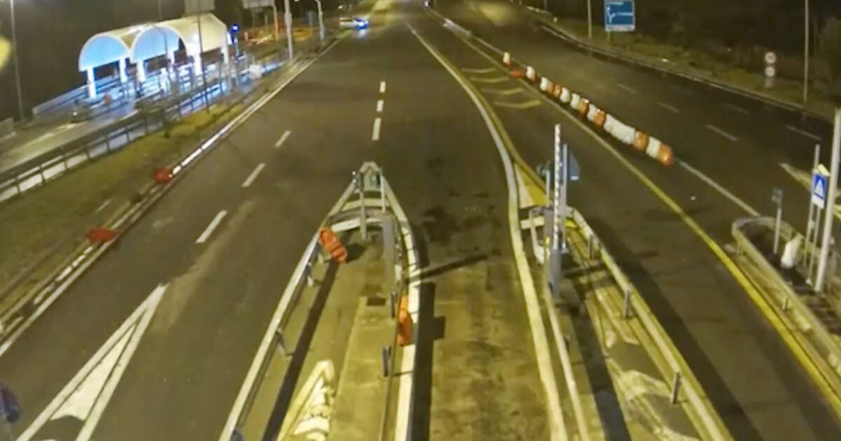 Follia in autostrada, guida in contromano lungo la A18 per 20 chilometri: era ubriaco, patente ritirata – Video