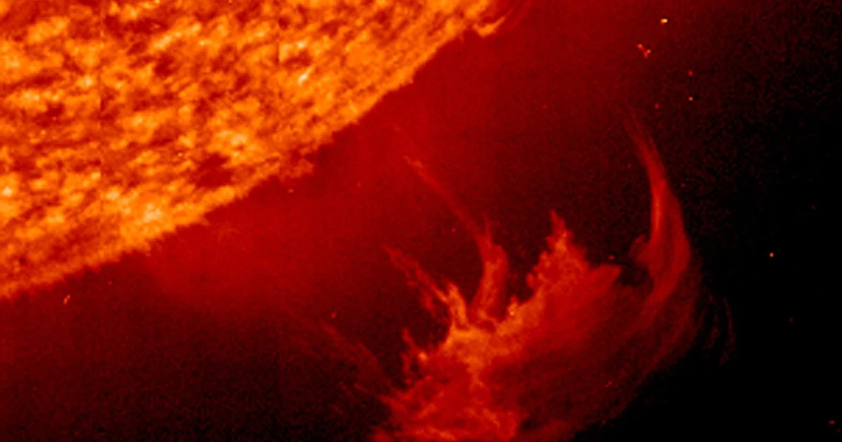 La tempesta geomagnetica più intensa dal 2017 ha colpito la Terra, altre in arrivo nelle prossime ore. Cosa succede in questi casi