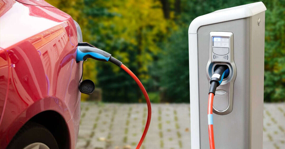 Auto elettriche? Negli Usa il 46% degli acquirenti vuole tornare alle auto con motore termico